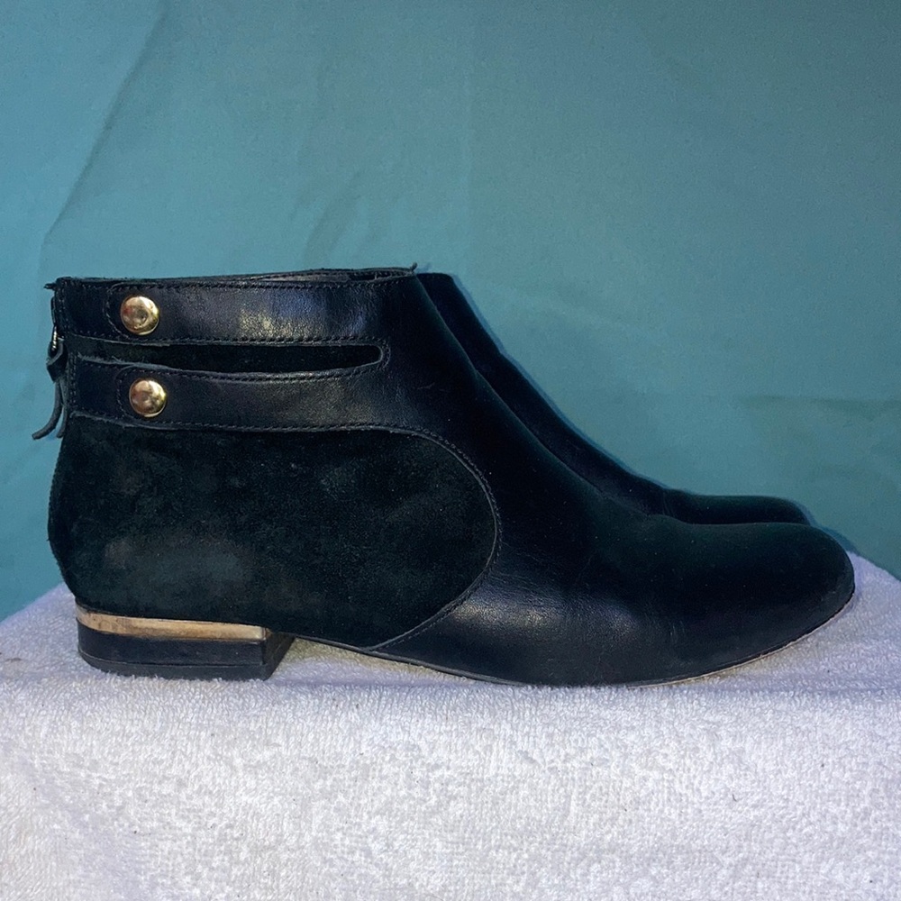 Black Seychelles ankle booties